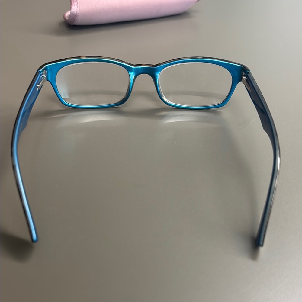 2 Pack M+ Women’s Rectangular Plastic Reading Glasses 2.50 + Cases - Picture 7 of 8